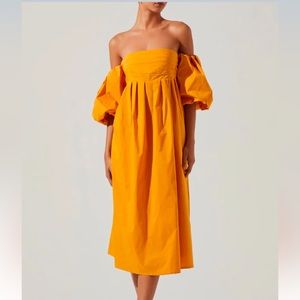 ASTR Carlin Off the Shoulder Puff Sleeve Mango Midi Dress. Size M